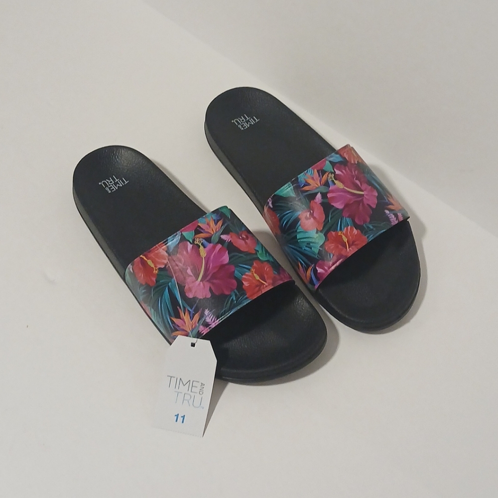 time and tru Woman  Slippers, Size 11
